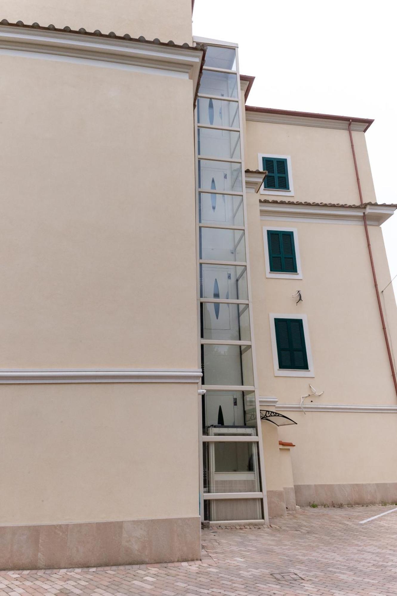 ヴェッレトリAbitare Il Tempo-Elegante E Moderno-Ad 1 Bus Da Romaアパートメント エクステリア 写真